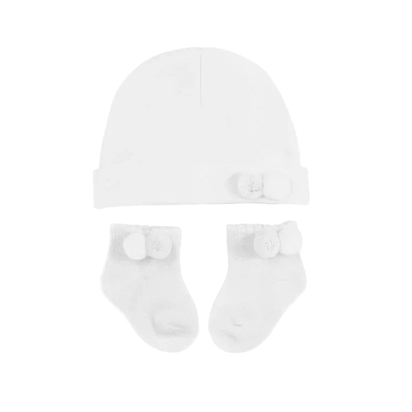 Adorababy.co.uk white baby hat with pom pom and matching white pom pom socks